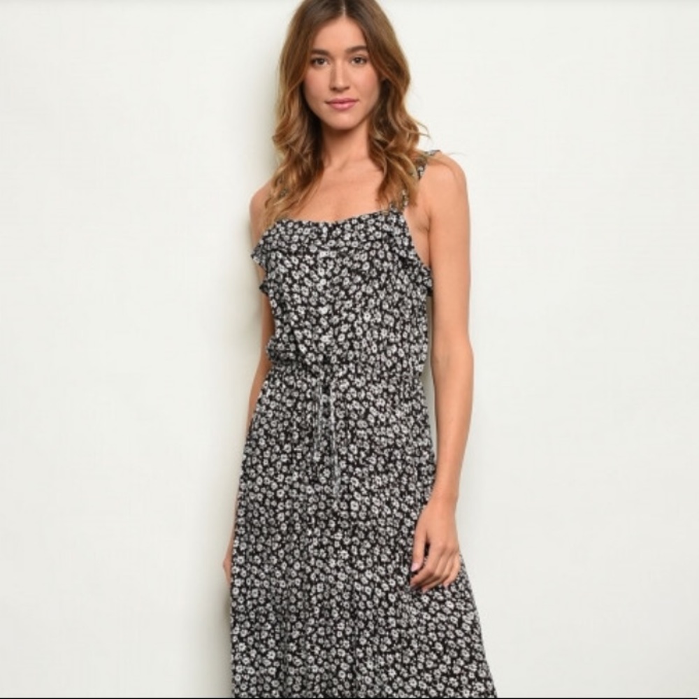 GILLI Black Floral Maxi Dress